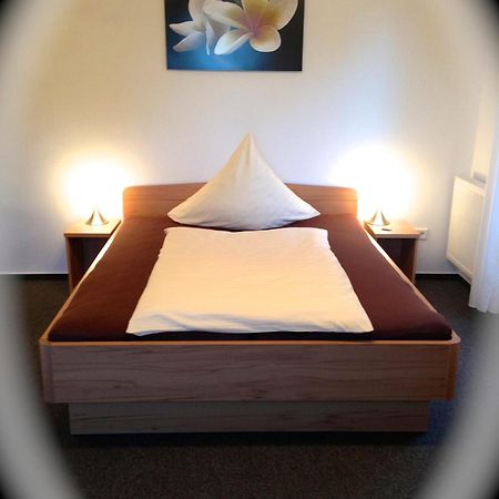 Hotel Zur Wasserburg Kerpen  Zewnętrze zdjęcie