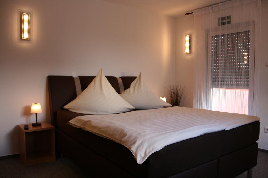 Hotel Zur Wasserburg Kerpen  Pokój zdjęcie