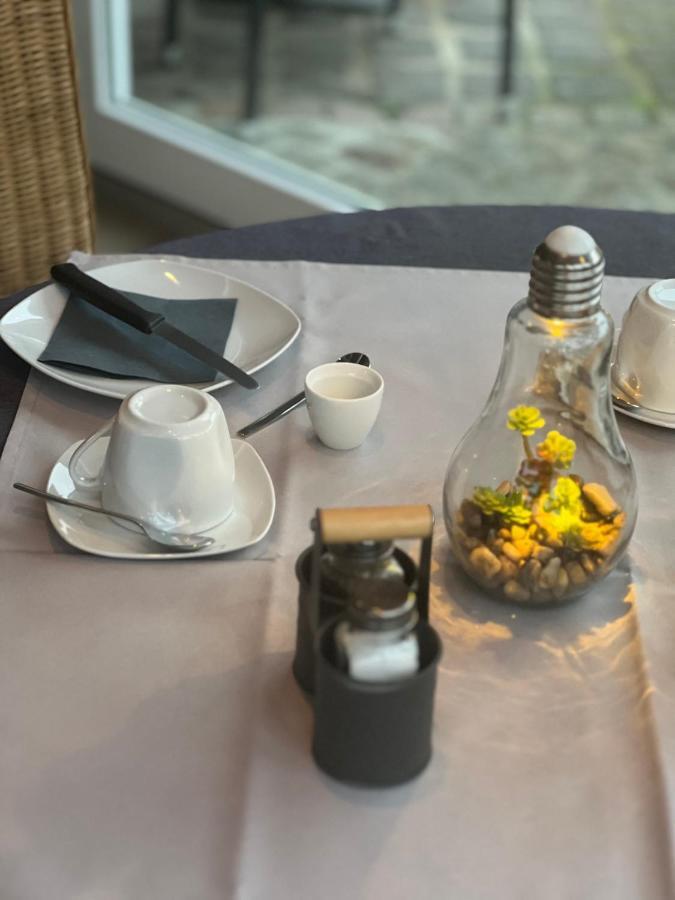 Hotel Zur Wasserburg Kerpen  Zewnętrze zdjęcie