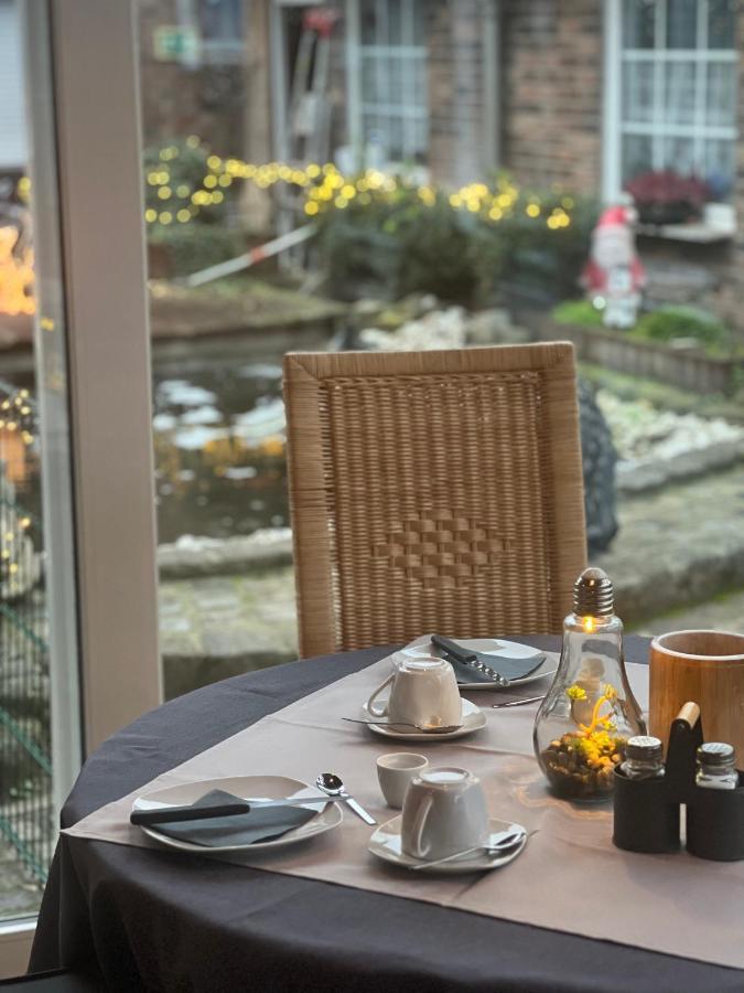 Hotel Zur Wasserburg Kerpen  Zewnętrze zdjęcie